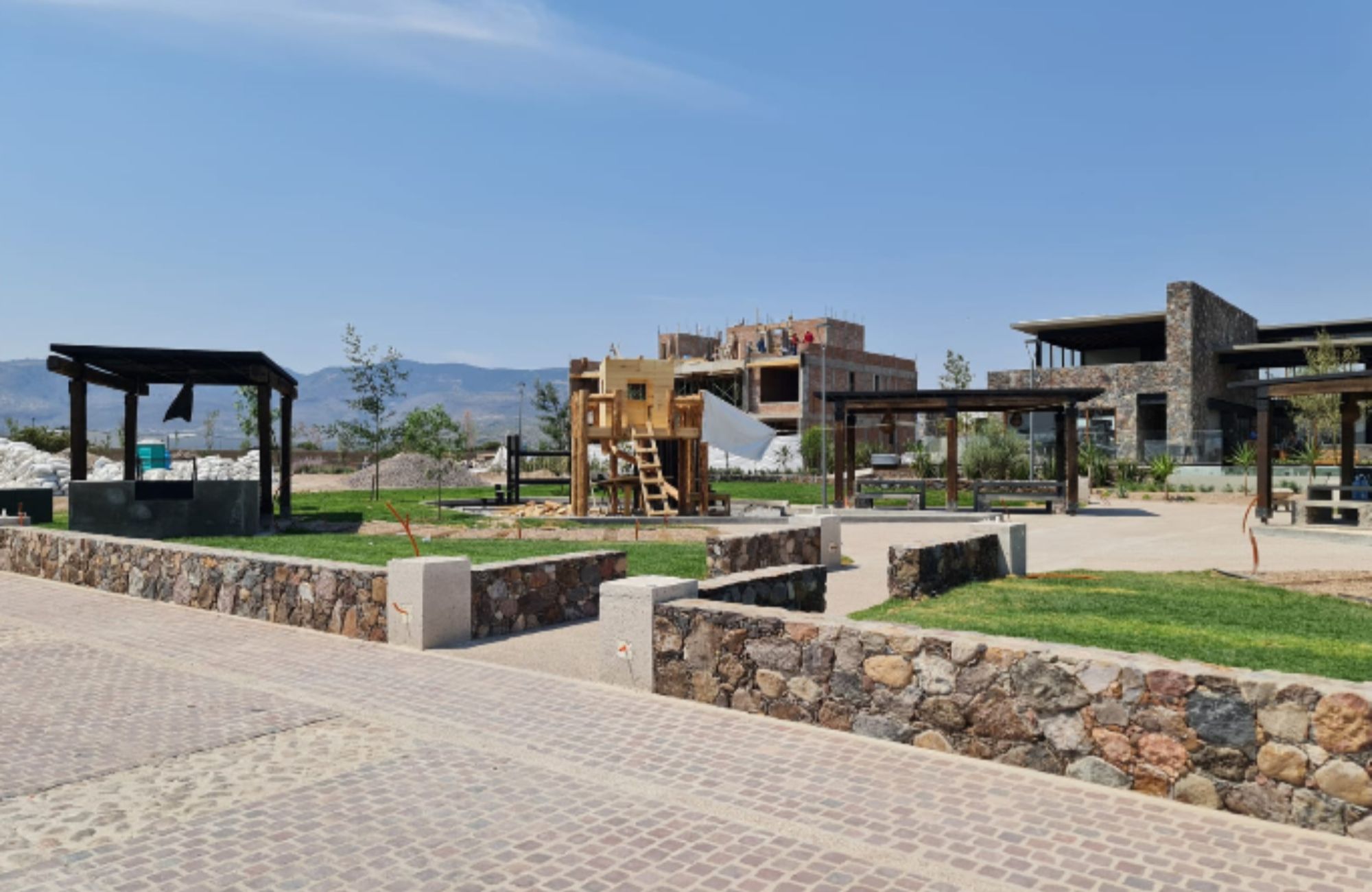 877 m&sup2; lot, gated community with amenities for sale San Miguel de Allende