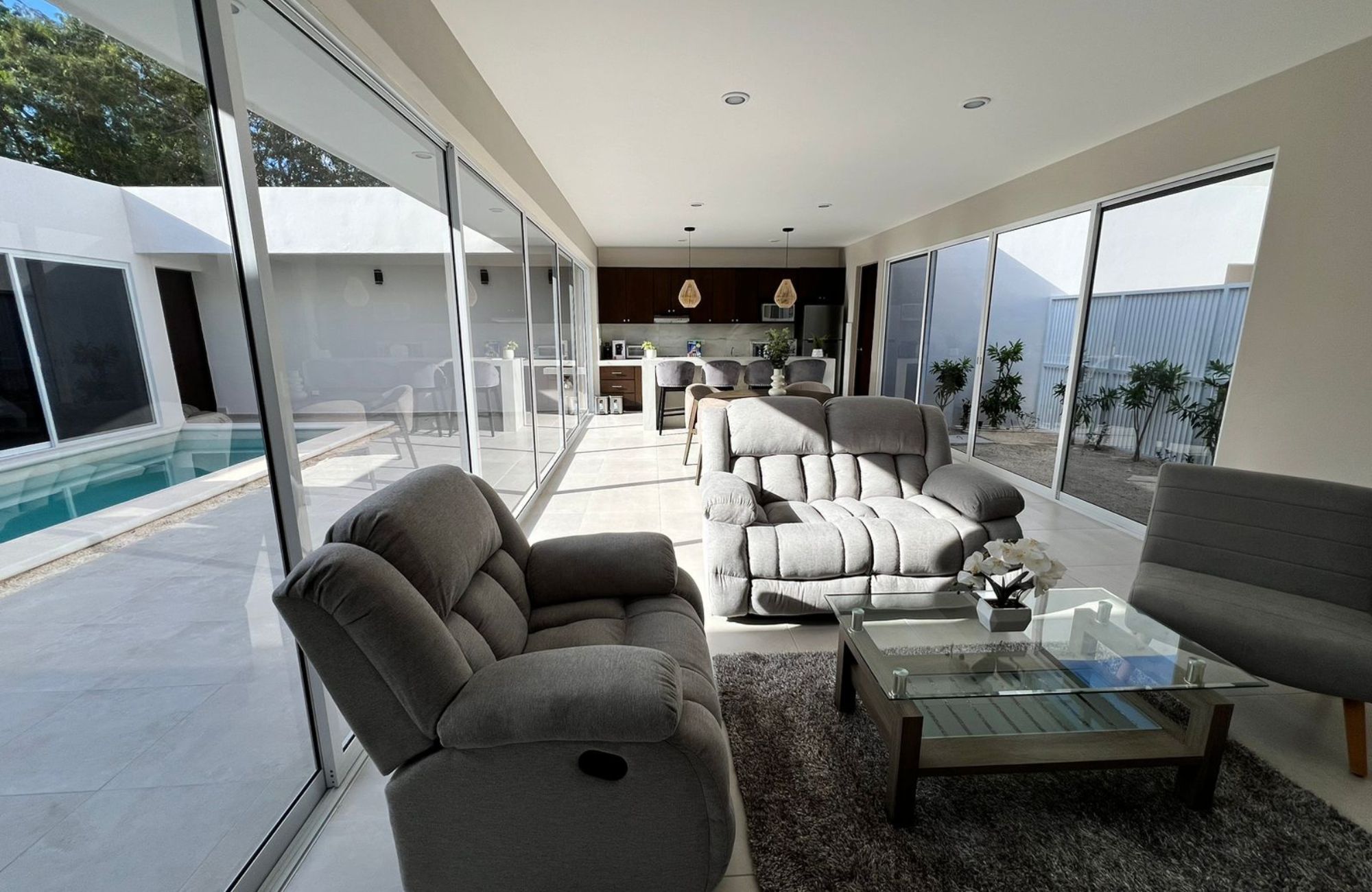 House with terrace adaptable into 2 apartments for sale, Flamingos, Cozumel