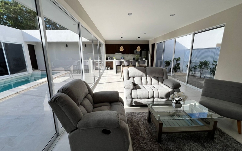 House with Private Pool, Garden, Electric Garage, for sale, San Gervasio, Cozumel