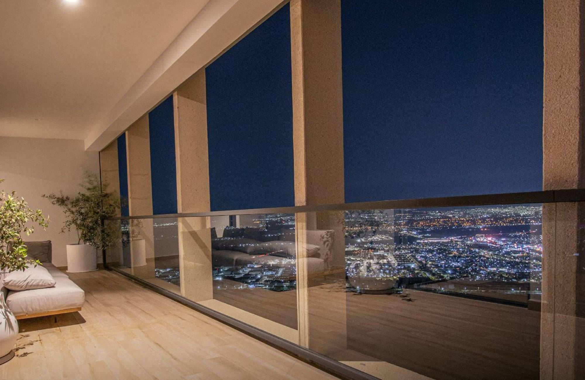 Apartment with indoor pool, paddle tennis court, gym, for sale, San Jeronimo Queretaro.