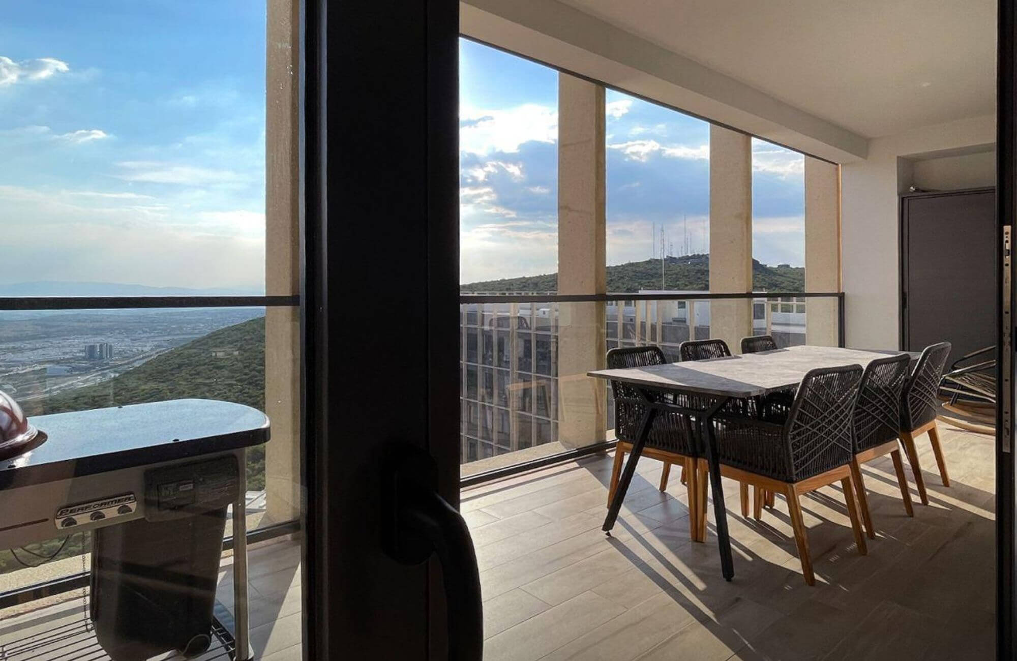 Apartment with indoor pool, paddle tennis court, gym, for sale, San Jeronimo Queretaro.