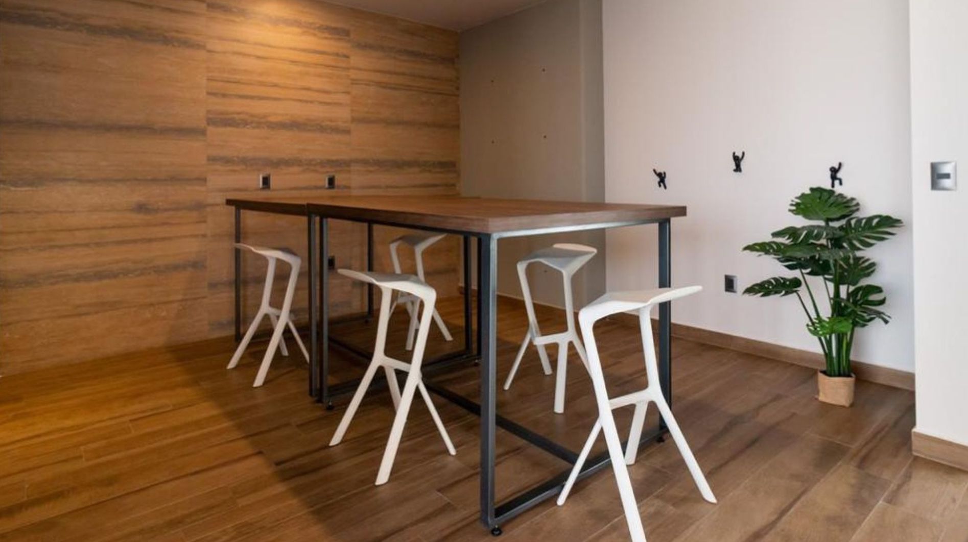 Apartment with indoor pool, paddle tennis court, gym, for sale, San Jeronimo Queretaro.