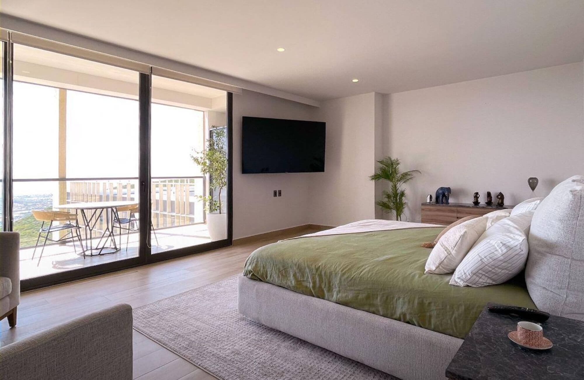 Apartment with indoor pool, paddle tennis court, gym, for sale, San Jeronimo Queretaro.