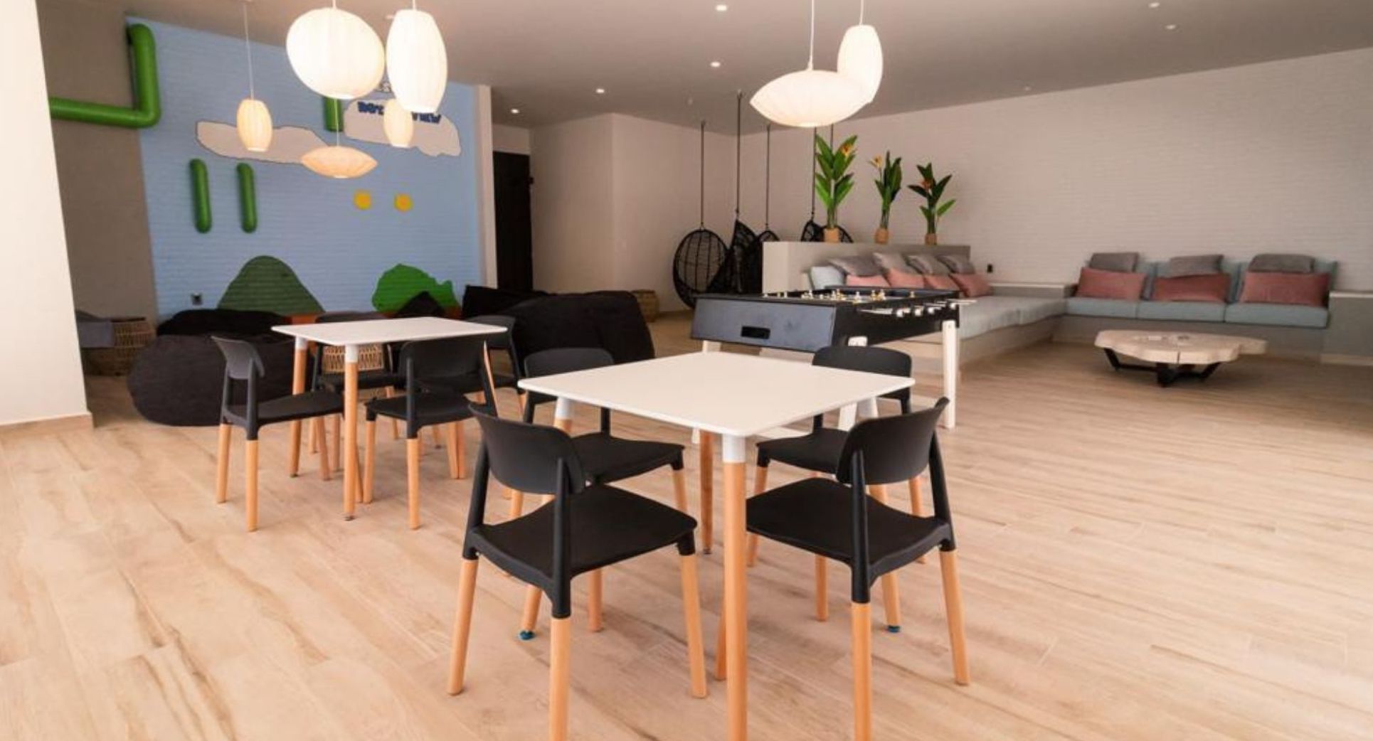 Apartment with indoor pool, paddle tennis court, gym, for sale, San Jeronimo Queretaro.