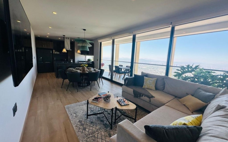 Condominio con terraza amplia, cuarto de servicio con ba&ntilde;o completo, cuarto de tv, Gimnasio,&nbsp; Alberca, pre-construccion Zibata, Queretaro..