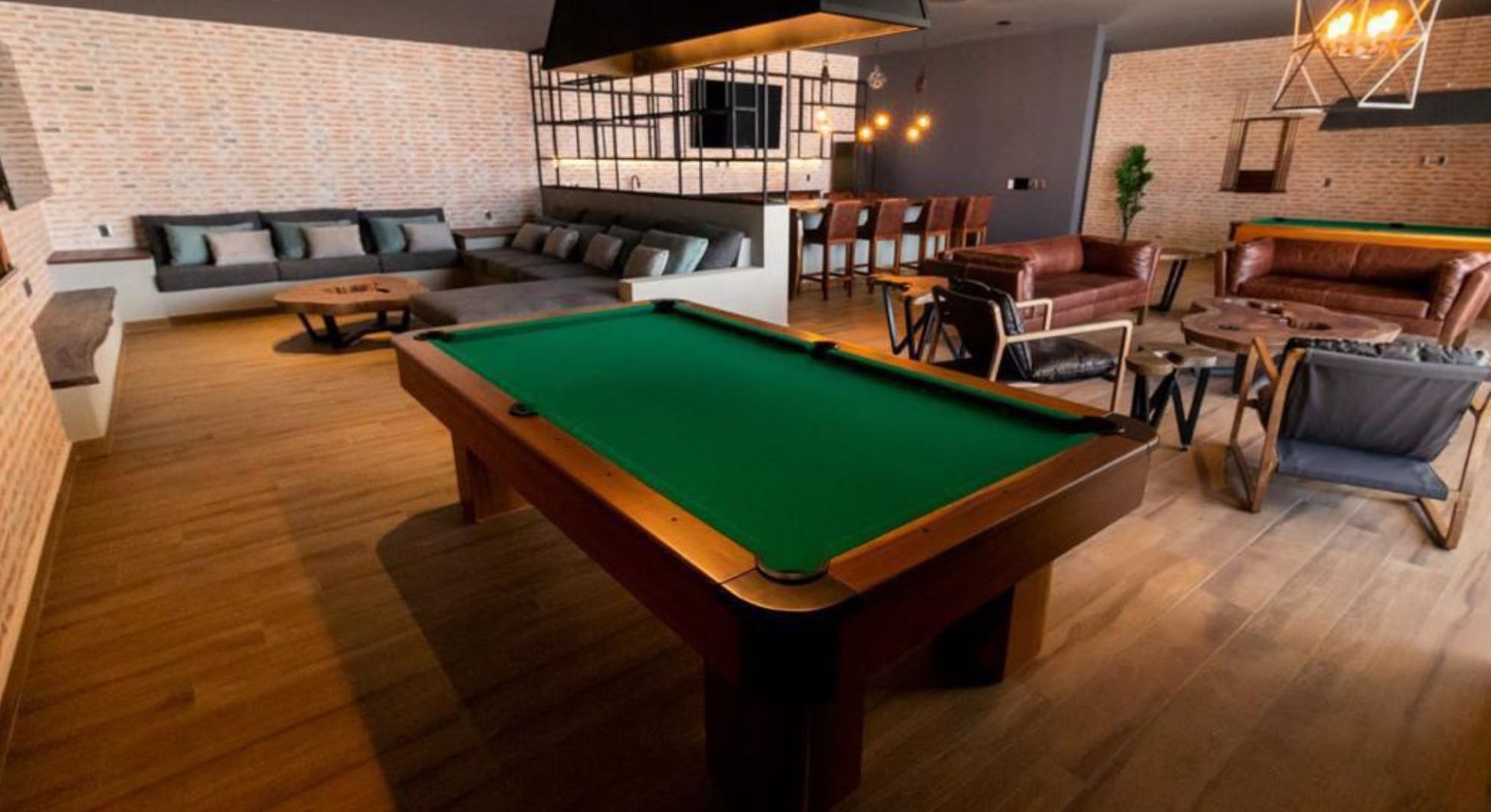 Departamento con dos terrazas, area de tv, cuarto de servicio con ba&ntilde;o propio, cuarto de lavado, alberca tipo infinity, jacuzzi, pre-constru