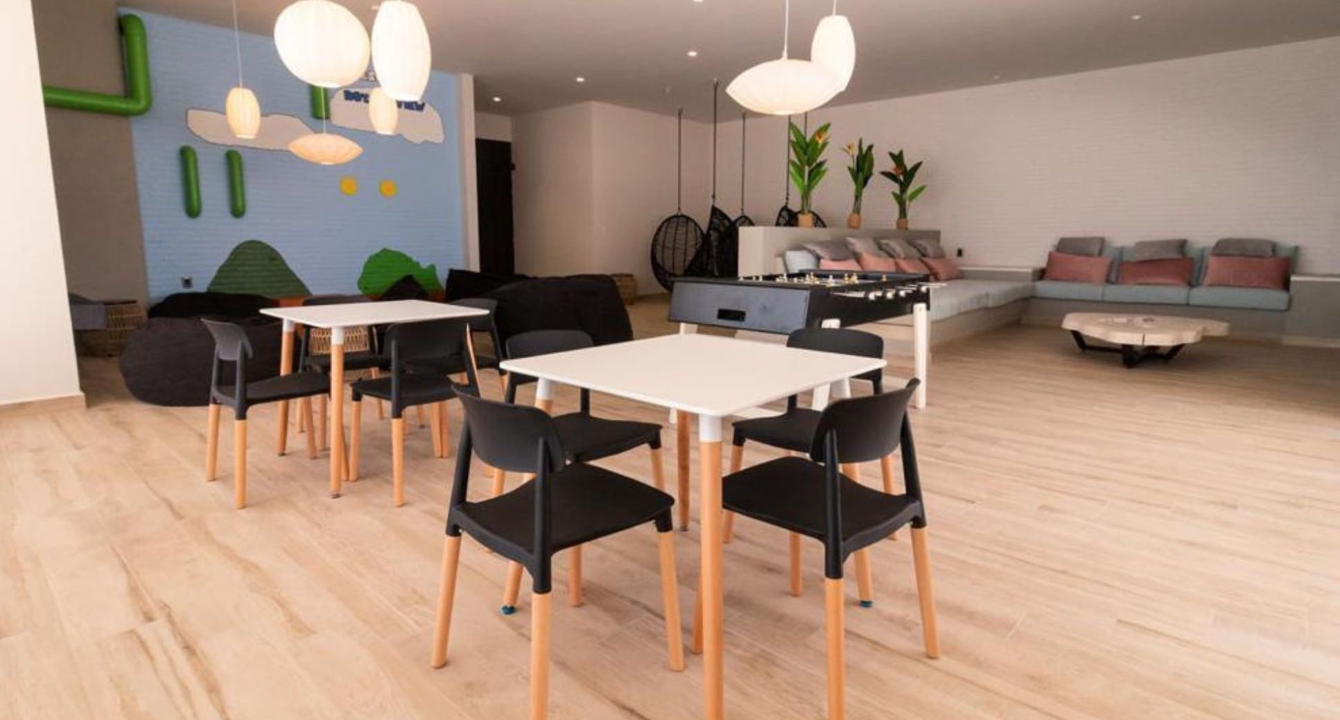 Departamento con dos terrazas, area de tv, cuarto de servicio con ba&ntilde;o propio, cuarto de lavado, alberca tipo infinity, jacuzzi, pre-constru