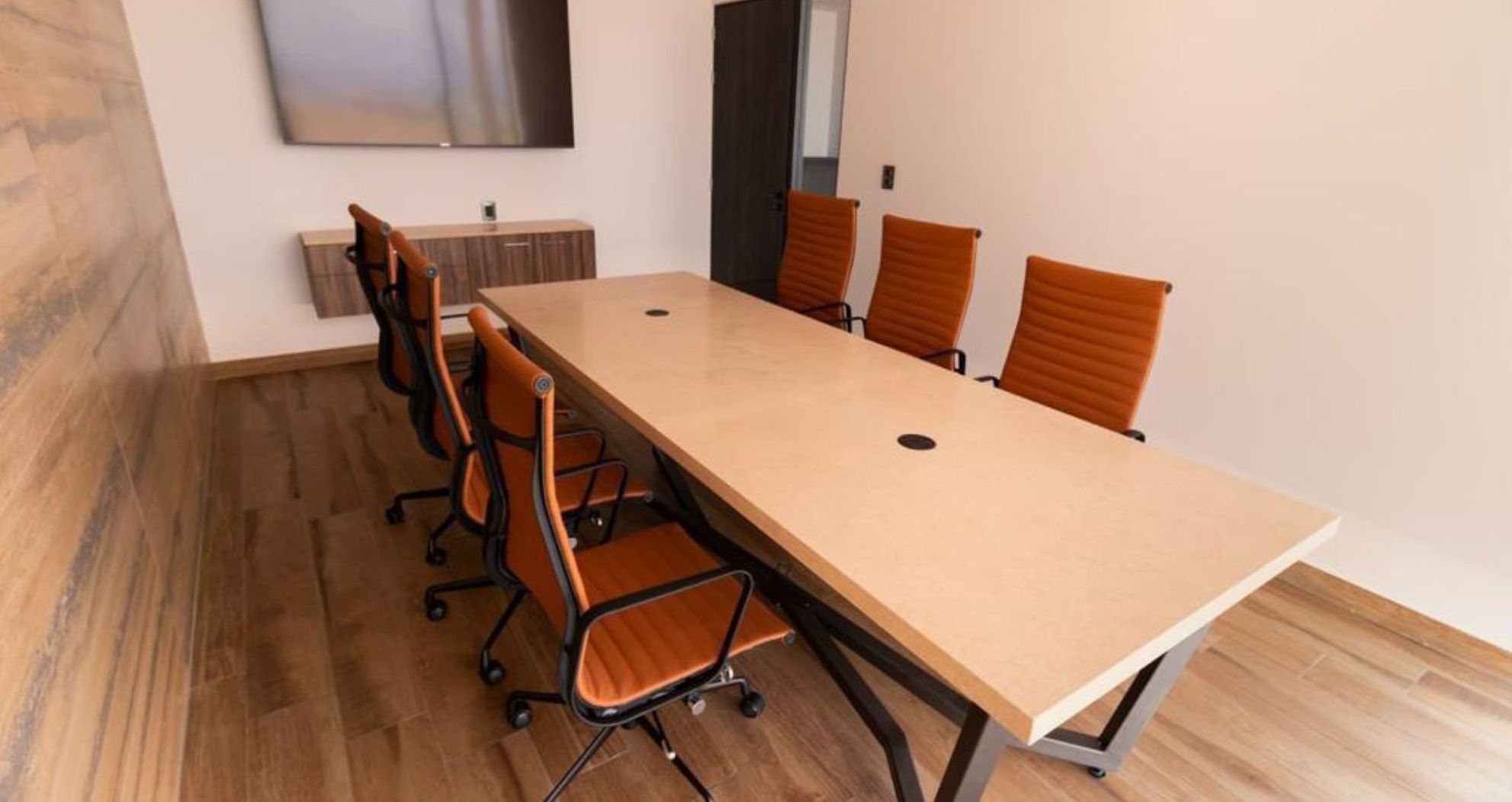 Departamento con dos terrazas, area de tv, cuarto de servicio con ba&ntilde;o propio, cuarto de lavado, alberca tipo infinity, jacuzzi, pre-constru