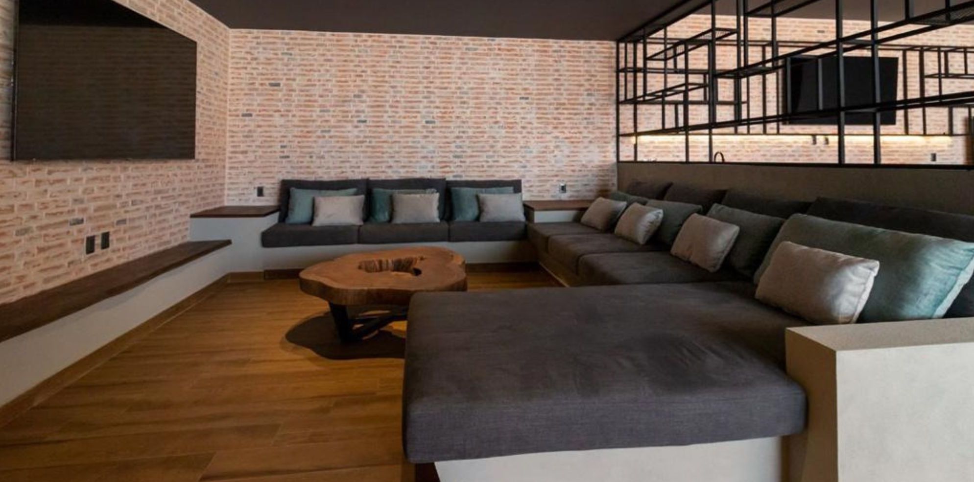 Departamento con dos terrazas, area de tv, cuarto de servicio con ba&ntilde;o propio, cuarto de lavado, alberca tipo infinity, jacuzzi, pre-constru