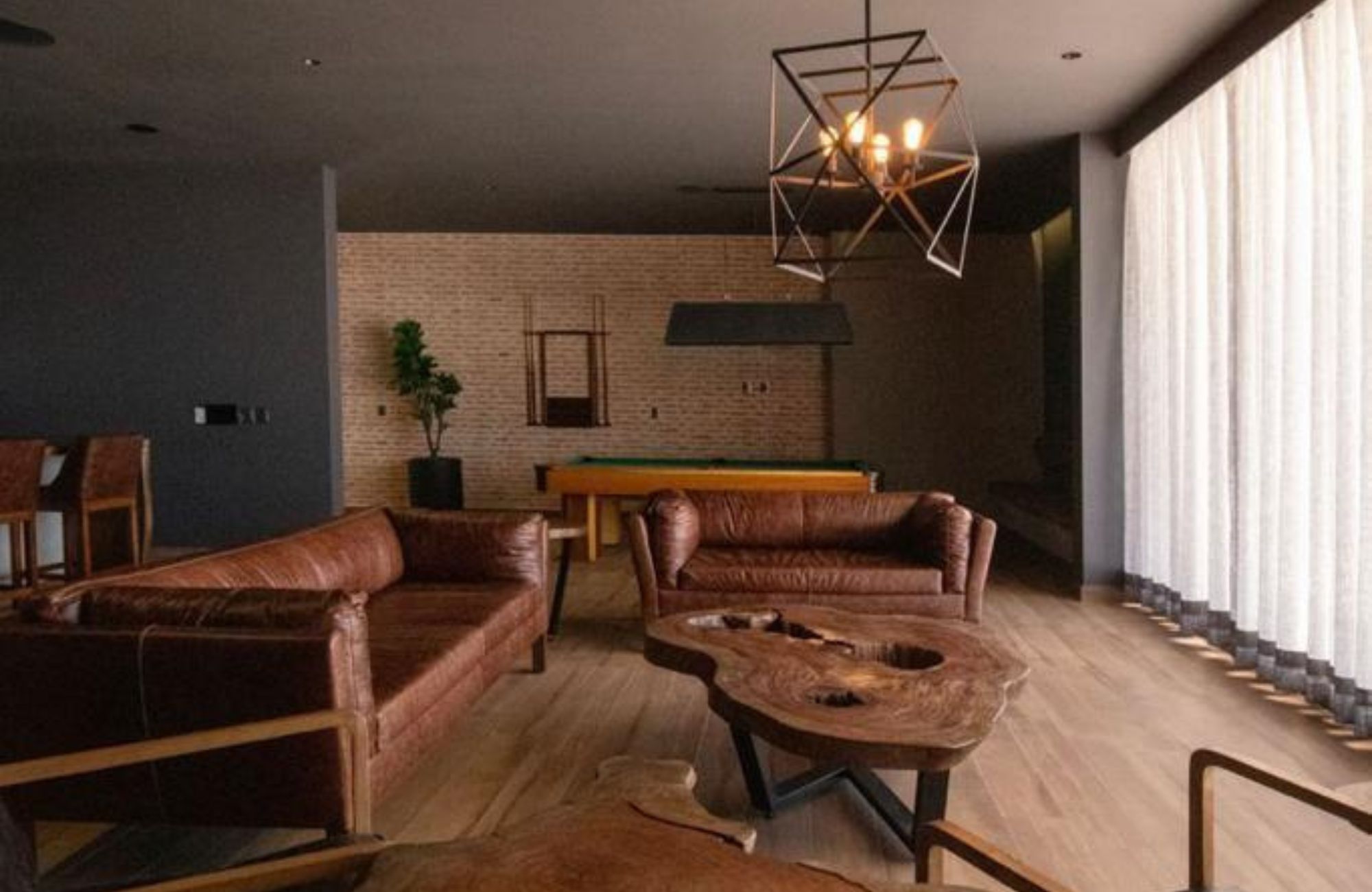 Departamento con dos terrazas, area de tv, cuarto de servicio con ba&ntilde;o propio, cuarto de lavado, alberca tipo infinity, jacuzzi, pre-constru