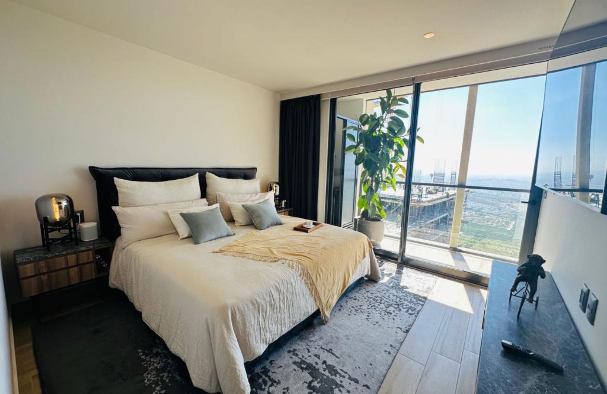 Condominium with large terrace, maid&amp;#39;s room with full bathroom, TV room, gym, pool, pre-construction Zibata, Quer&eacute;taro..