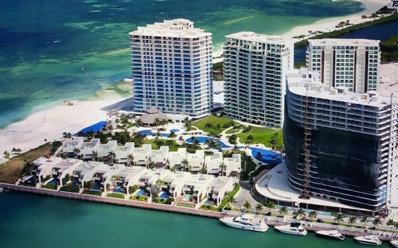 Luxury Apartment with Ocean View, Beach Club, Golf Course, Puerto Canc&uacute;n