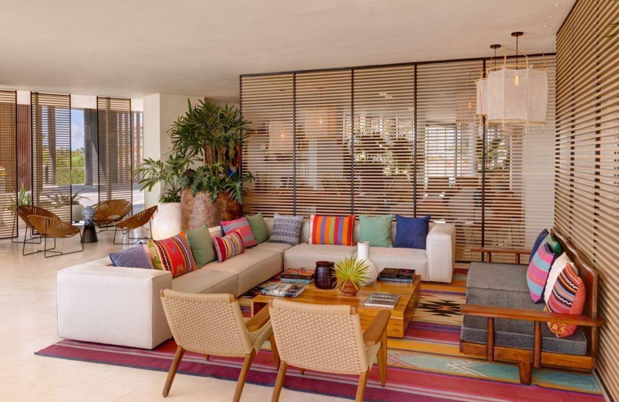 Luxury condo with premium amenities for sale, Hotel Zone Canc&uacute;n