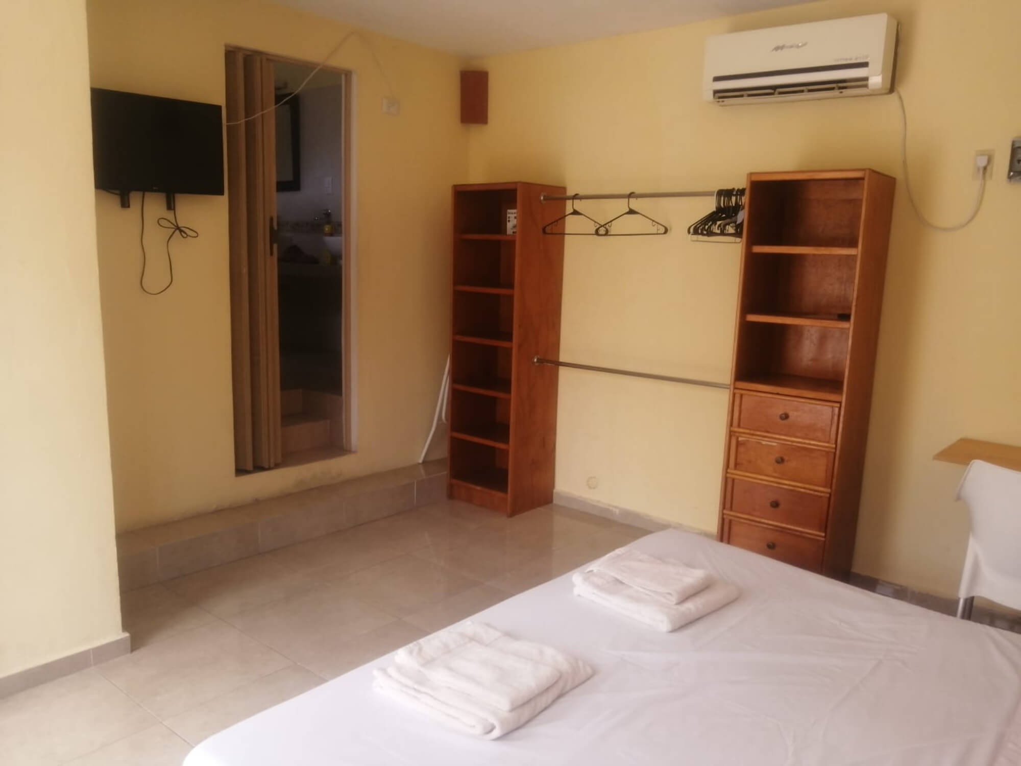 Furnished house with large garden for sale, Cholul, M&eacute;rida