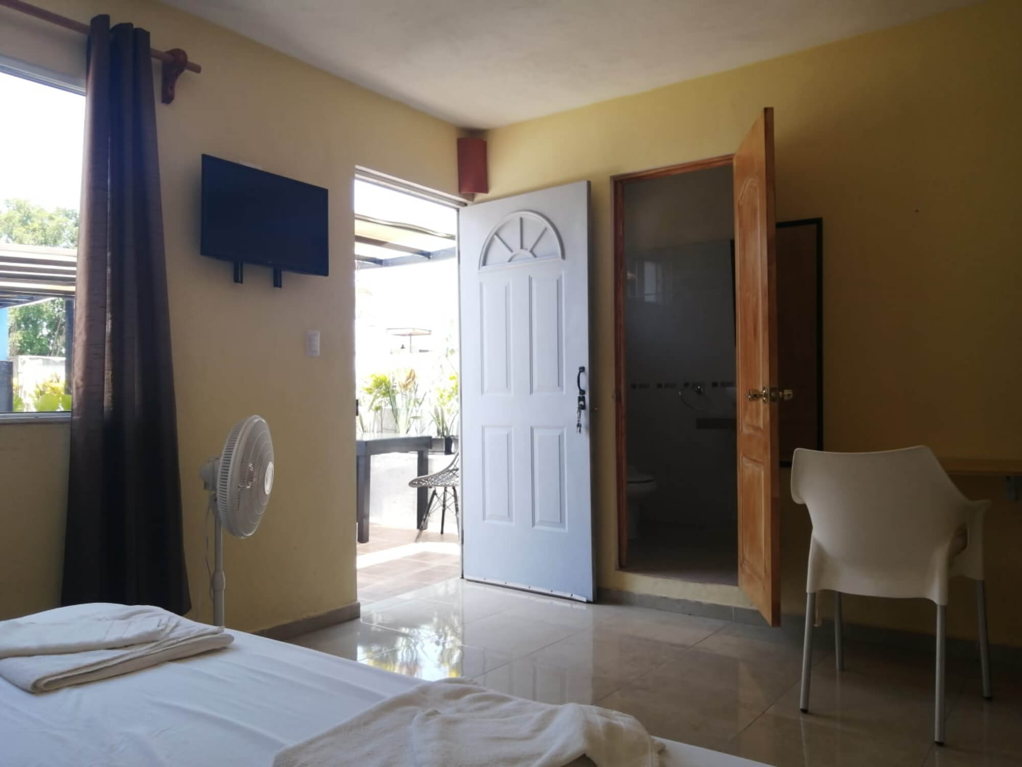 Furnished house with large garden for sale, Cholul, M&eacute;rida