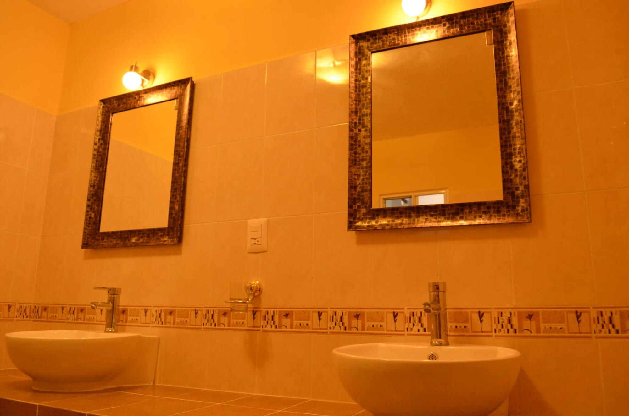 Furnished house with large garden for sale, Cholul, M&eacute;rida