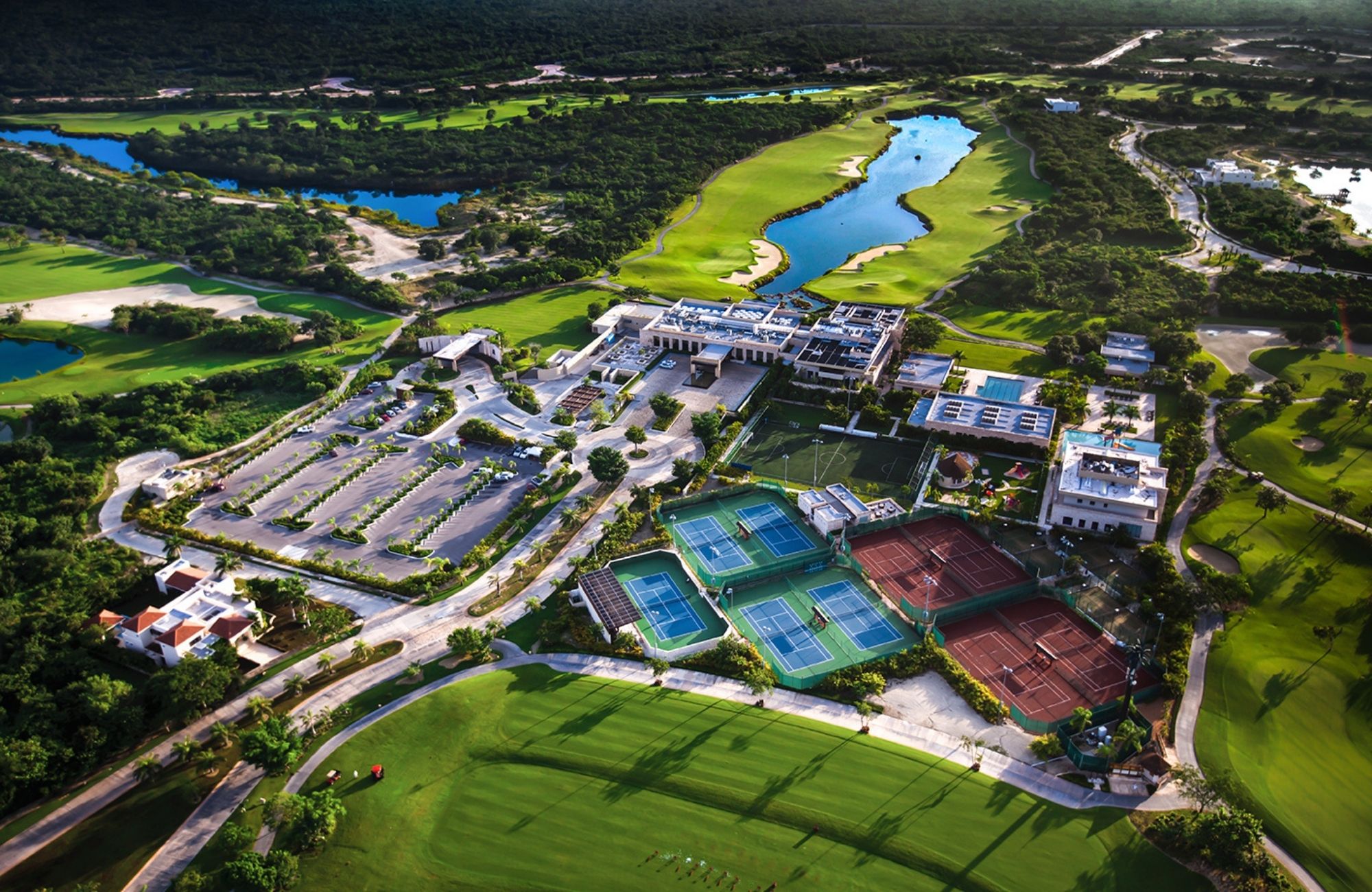 Luxury condo with terrace and private pool, for sale, Xcanat&uacute;n, M&eacute;rida.