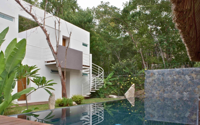 6 bedroom villa with pool and garden, for sale in Sector O, Huatulco.