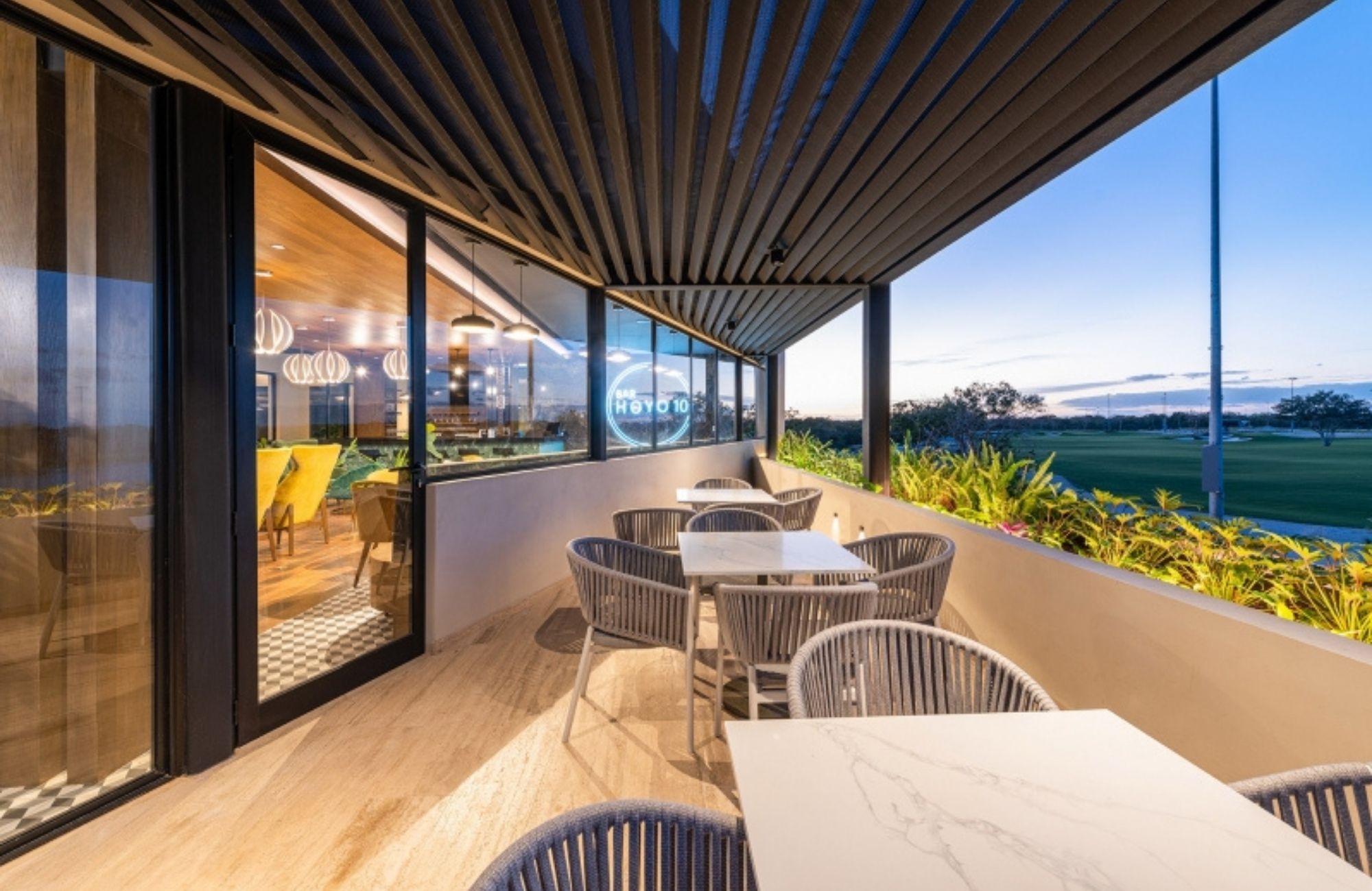 Land of 1,075 m2 i in a gated community with swimming pool, sports fields, pet park, games, spa, and much more amenities for sale in the Nor