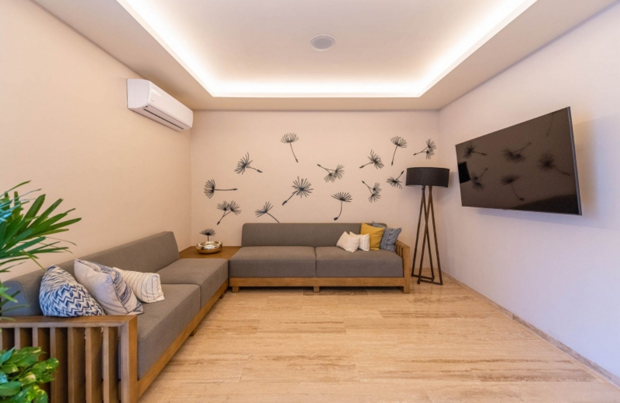 Land of 1,075 m2 i in a gated community with swimming pool, sports fields, pet park, games, spa, and much more amenities for sale in the Nor