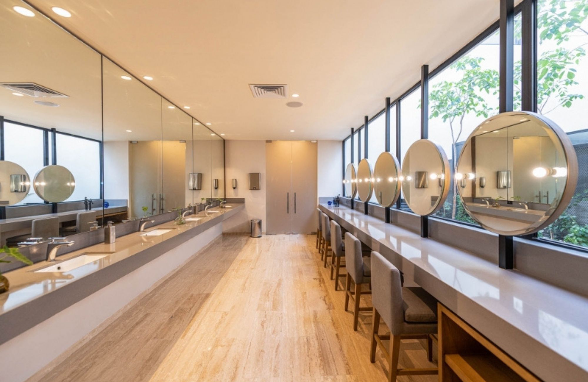 Land of 1,075 m2 i in a gated community with swimming pool, sports fields, pet park, games, spa, and much more amenities for sale in the Nor