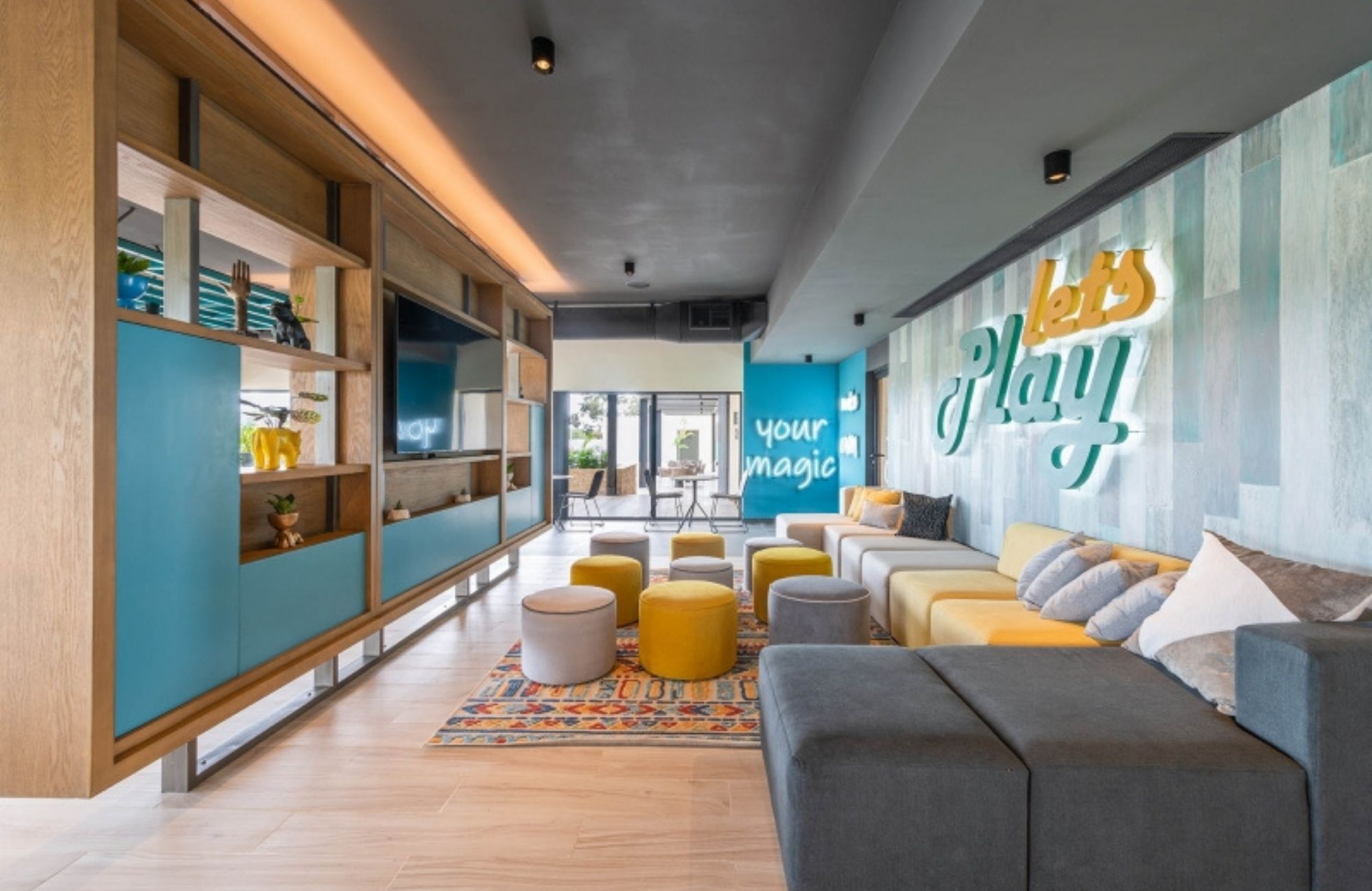 Land of 1,075 m2 i in a gated community with swimming pool, sports fields, pet park, games, spa, and much more amenities for sale in the Nor