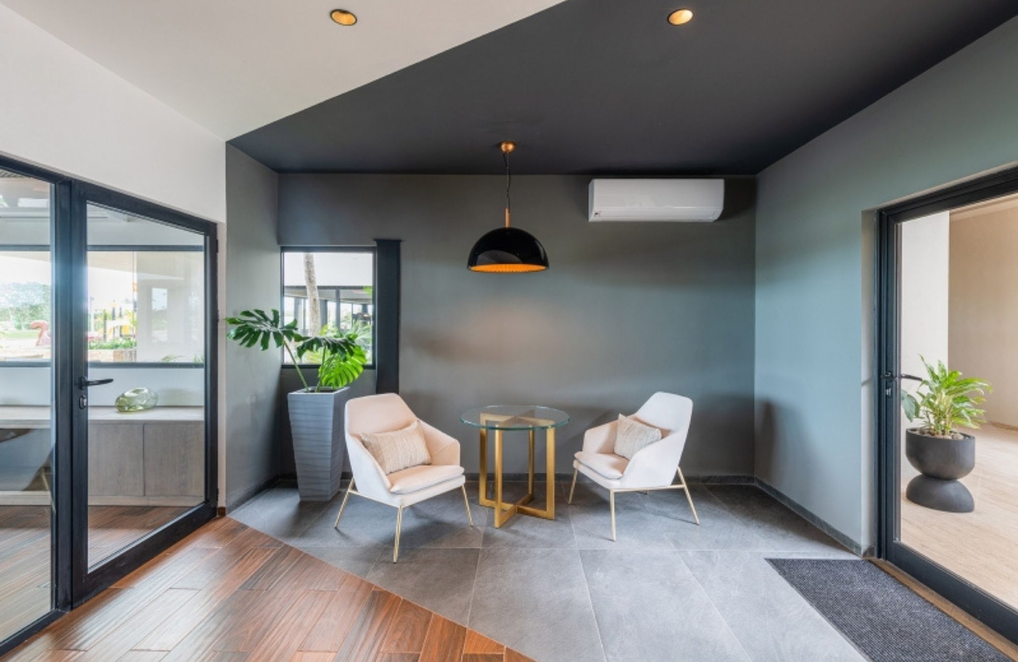 Land of 1,075 m2 i in a gated community with swimming pool, sports fields, pet park, games, spa, and much more amenities for sale in the Nor