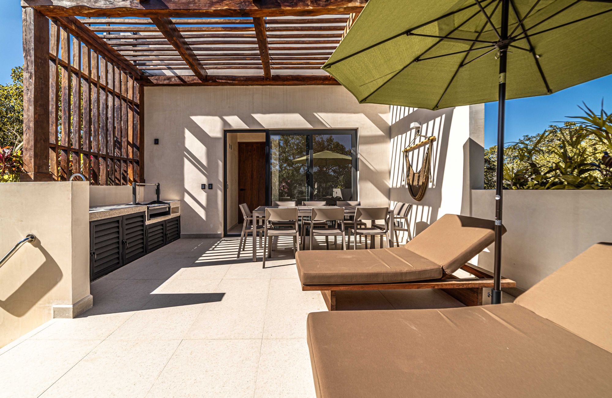 Beachfront house for sale Tulum, in Tankah Bay, pool and 25 meter beach.