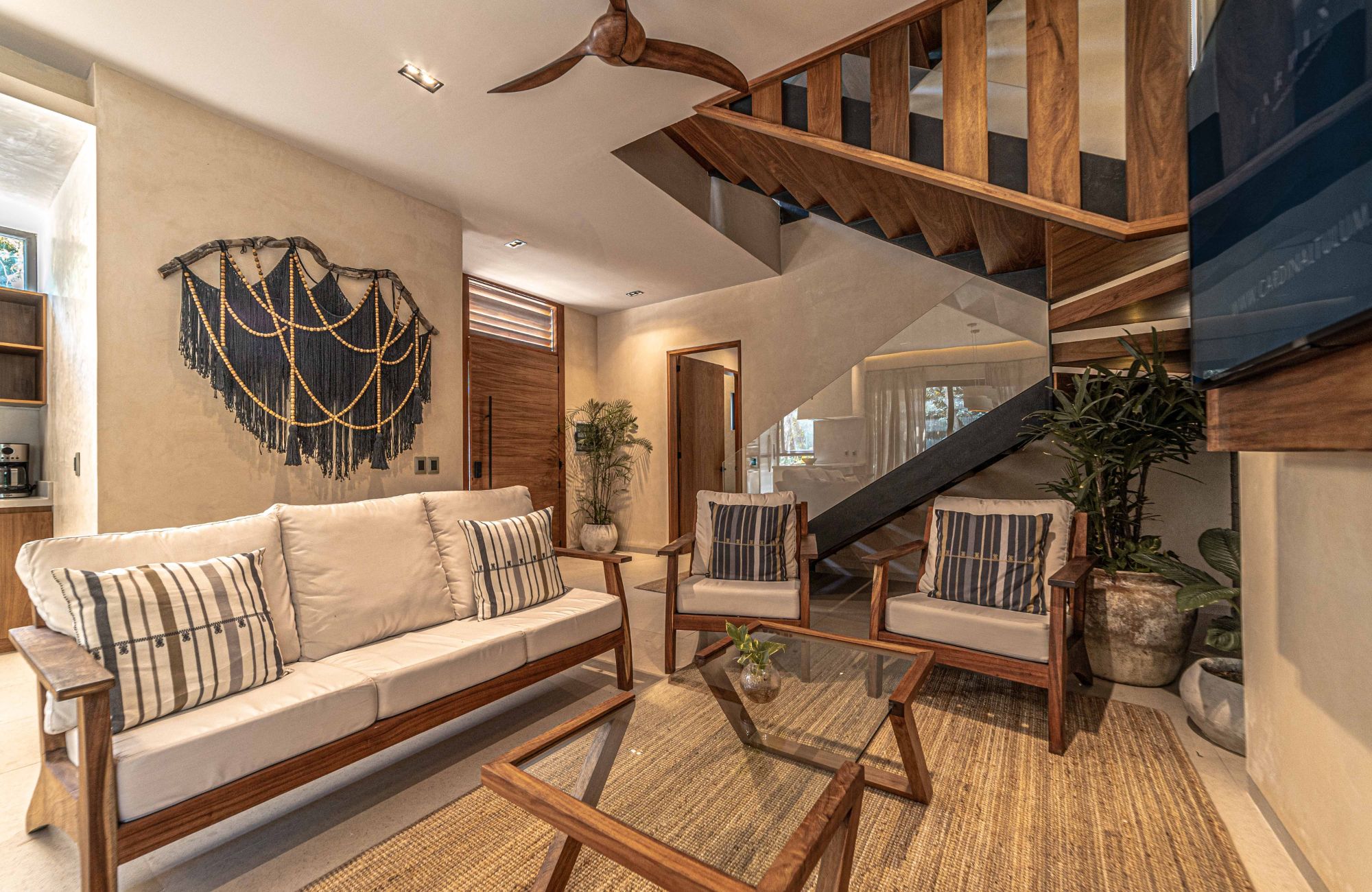 Double-height villa with pool, in Selvazama, with amenities, for sale Tulum.