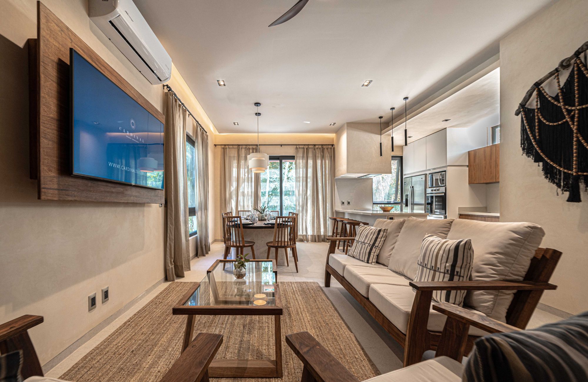 Double-height villa with pool, in Selvazama, with amenities, for sale Tulum.