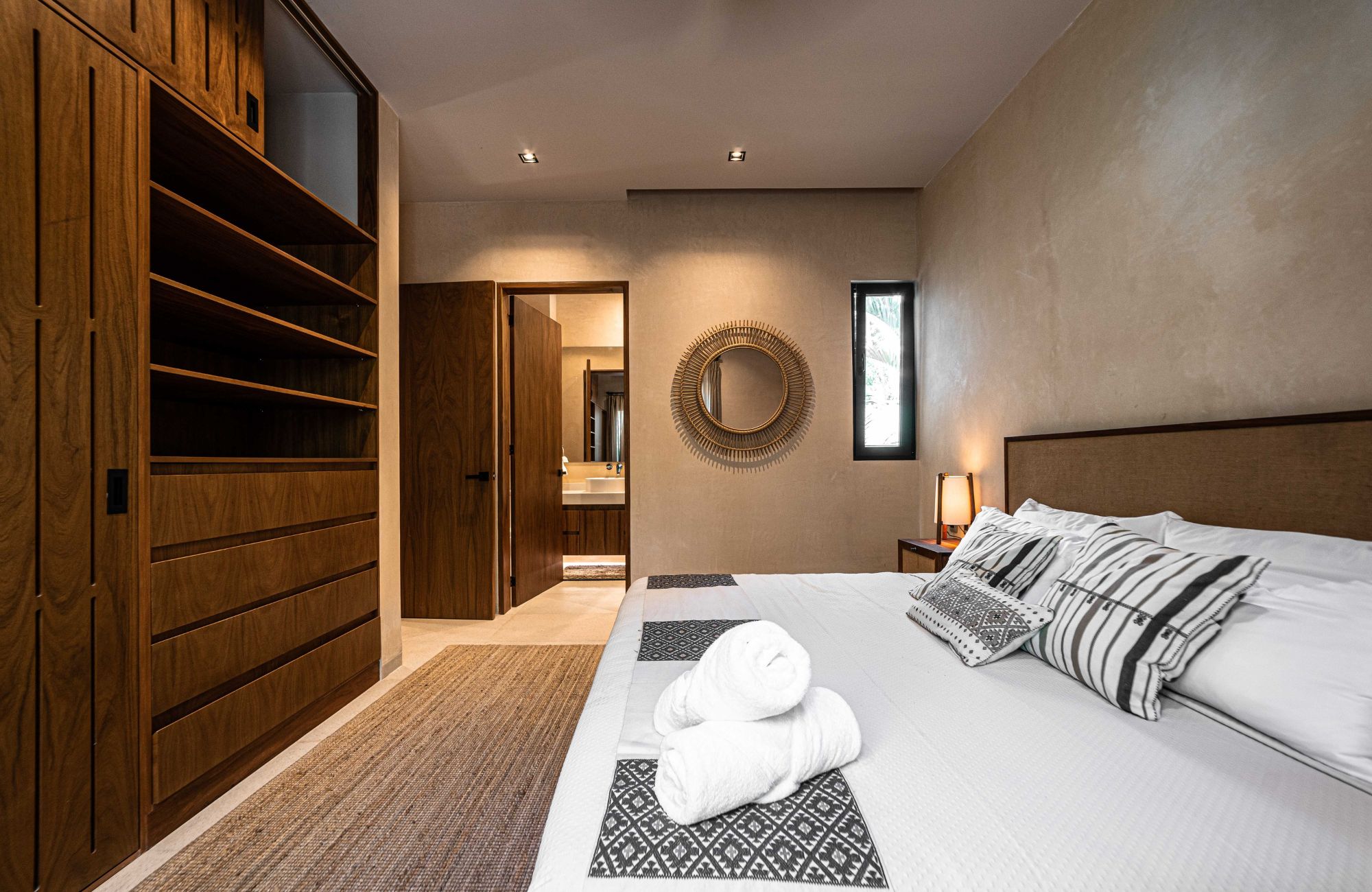 Double-height villa with pool, in Selvazama, with amenities, for sale Tulum.