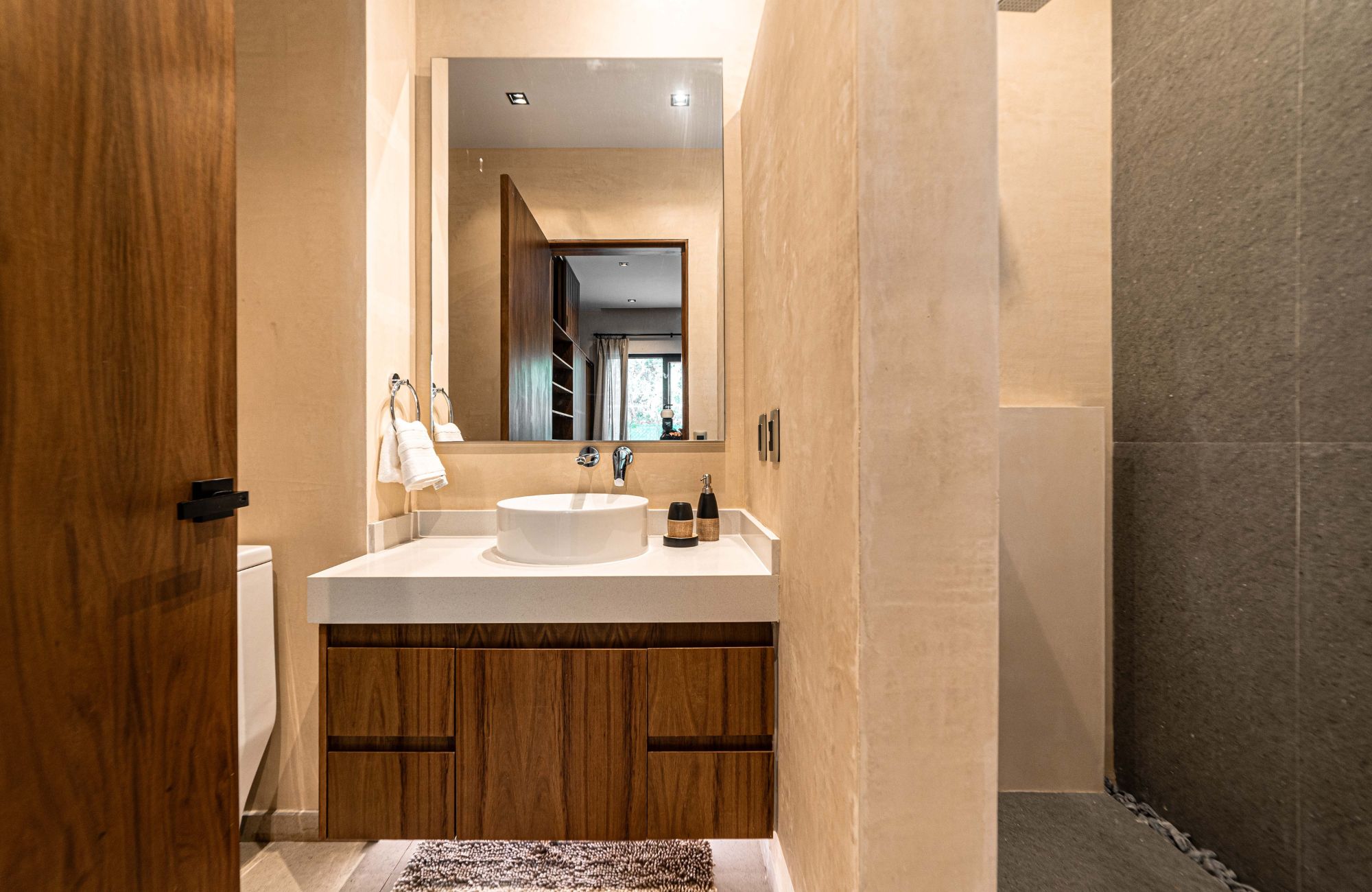 Double-height villa with pool, in Selvazama, with amenities, for sale Tulum.