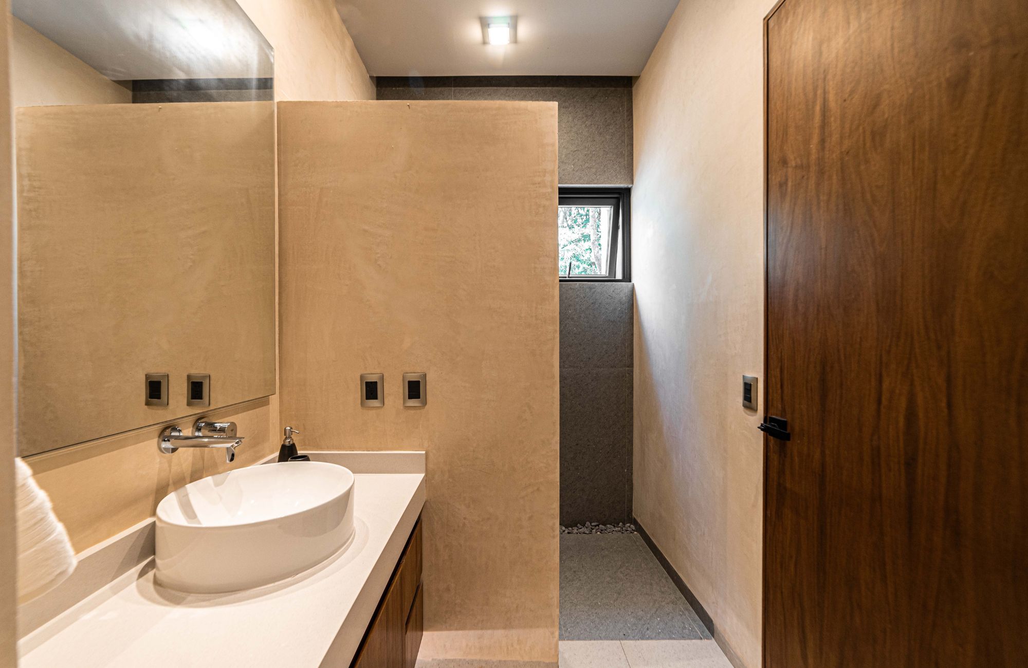 Double-height villa with pool, in Selvazama, with amenities, for sale Tulum.