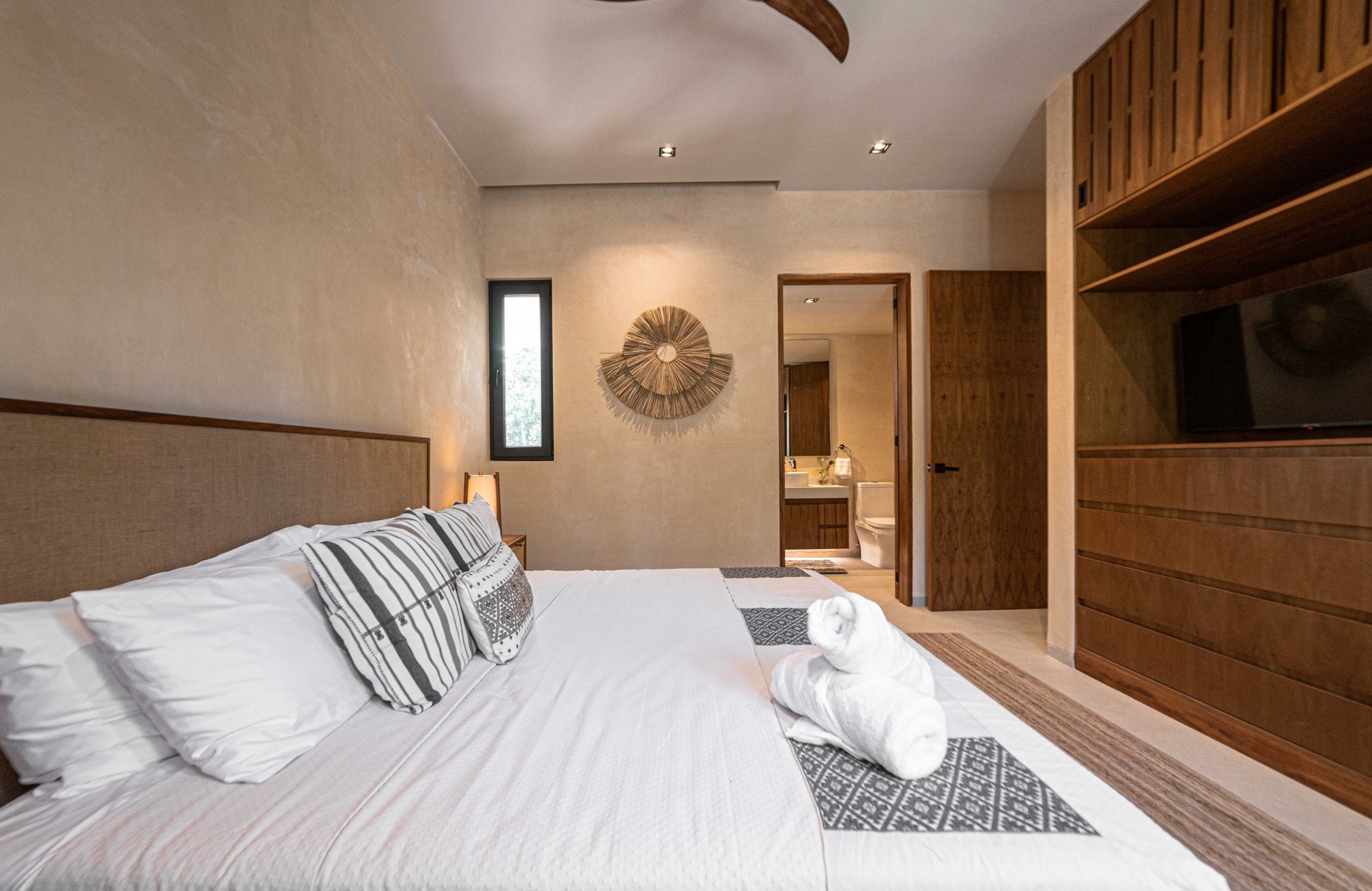 Double-height villa with pool, in Selvazama, with amenities, for sale Tulum.