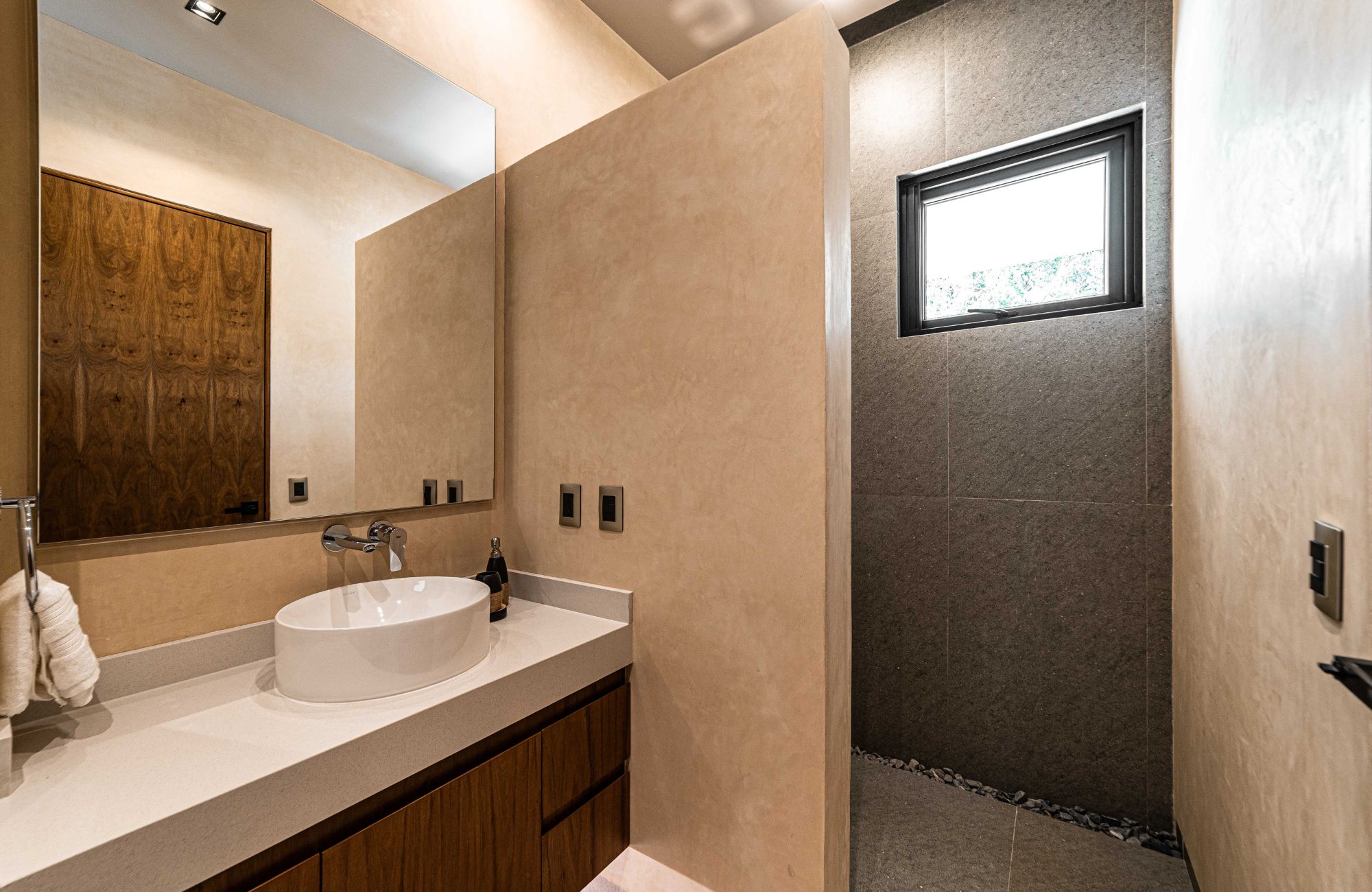 Double-height villa with pool, in Selvazama, with amenities, for sale Tulum.