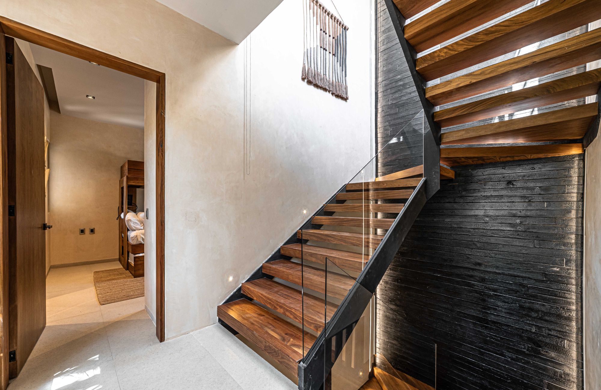 Double-height villa with pool, in Selvazama, with amenities, for sale Tulum.