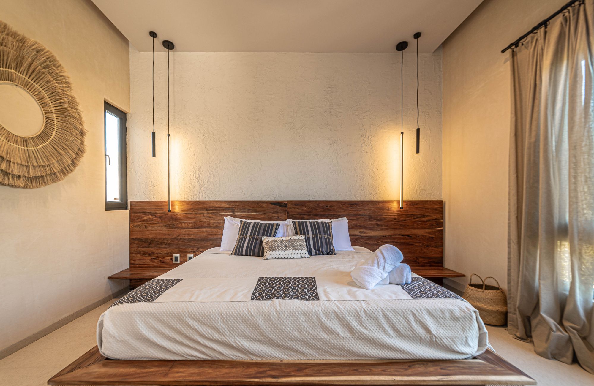 Double-height villa with pool, in Selvazama, with amenities, for sale Tulum.