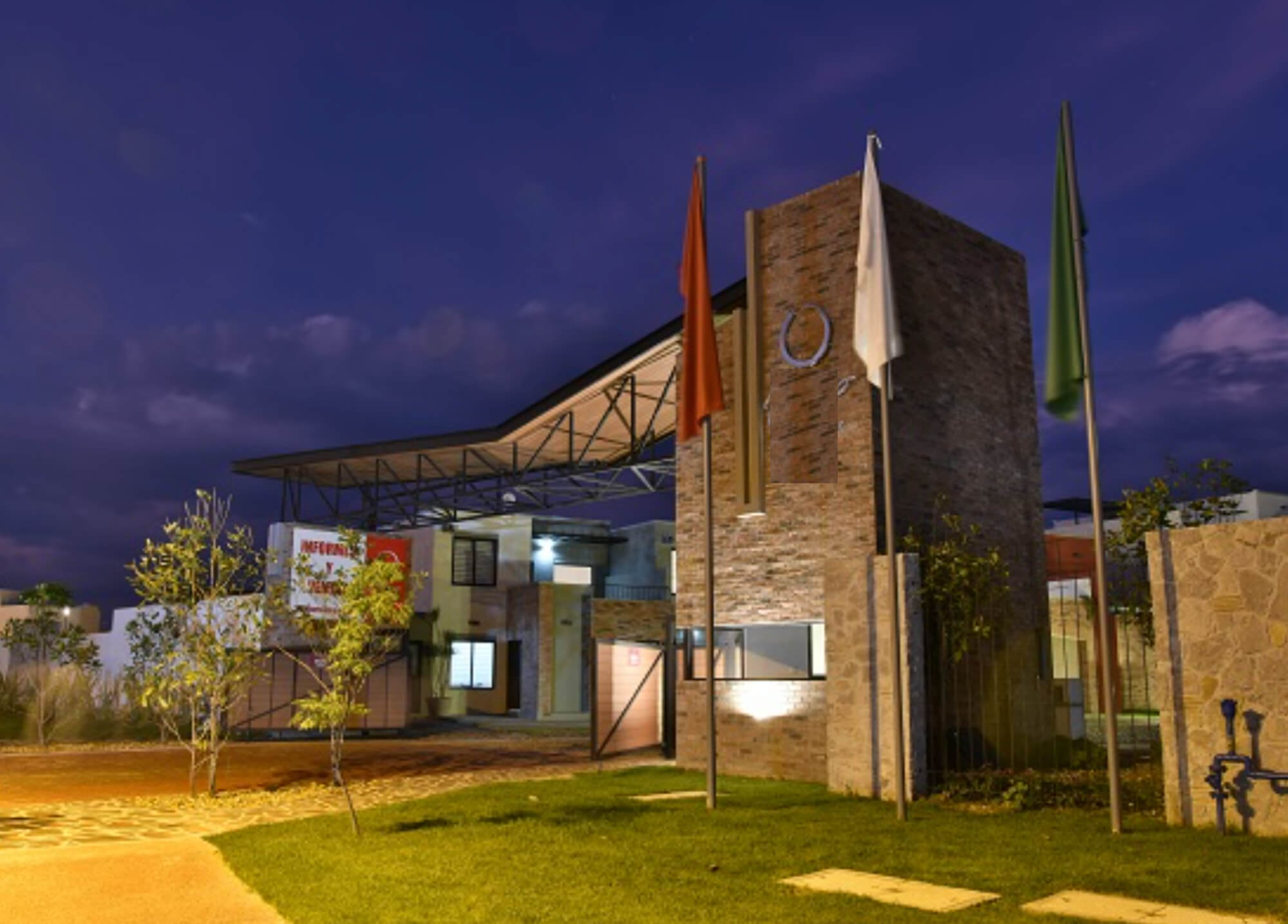 House in community with golf course, clubhouse with pool and jacuzzi, for sale Zirandaro, San Miguel de Allende.