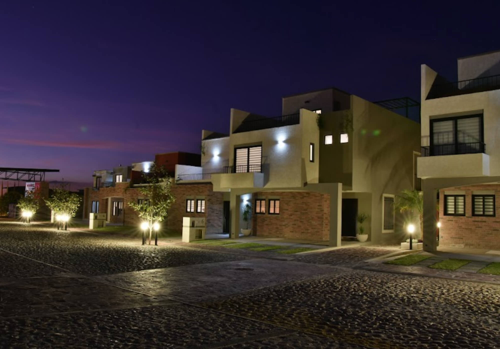 House in community with golf course, clubhouse with pool and jacuzzi, for sale Zirandaro, San Miguel de Allende.