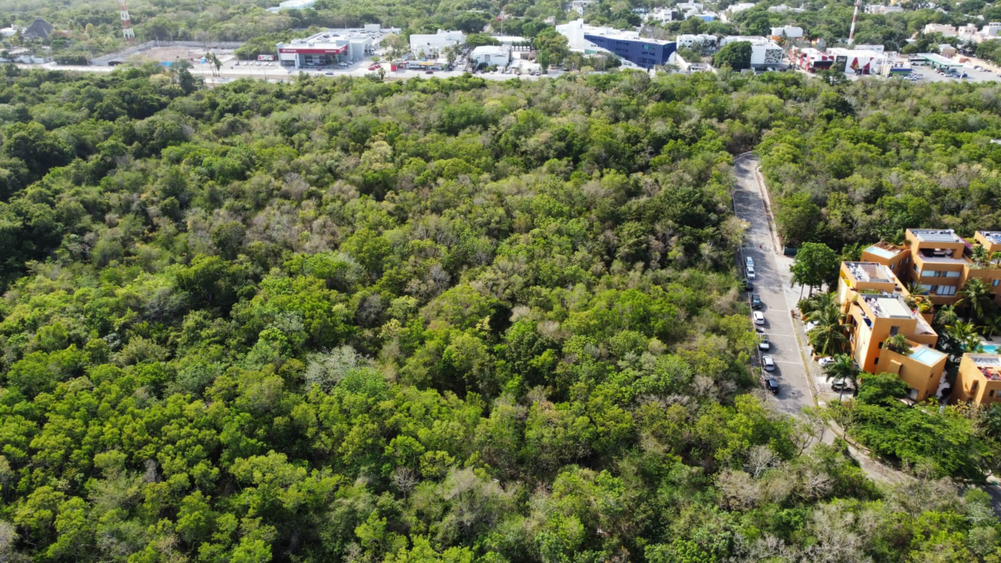 Condo en Residencial con club de playa, golf, alberca en venta Playa del Carmen.