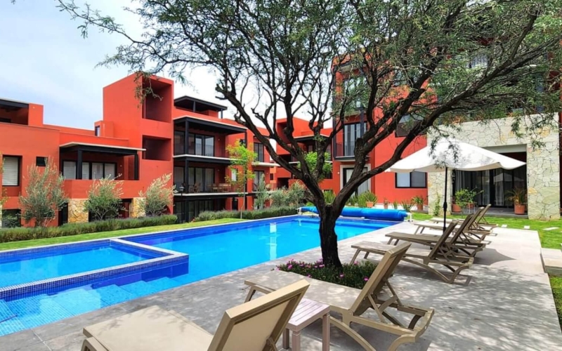 Apartment with garden, and private jacuzzi, for sale, La Lejona, San Miguel de Allende