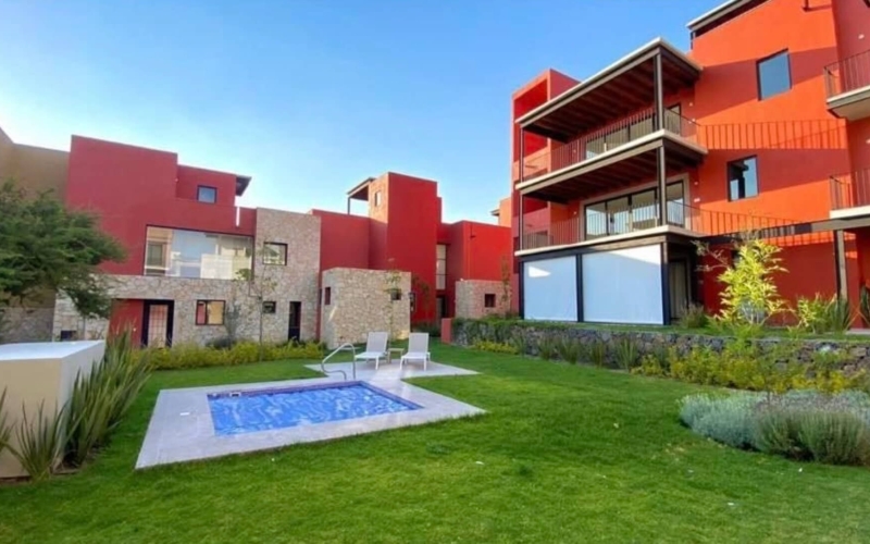 Condominium with garden, and private jacuzzi, roof garden, for sale, La Lejona, San Miguel de Allende