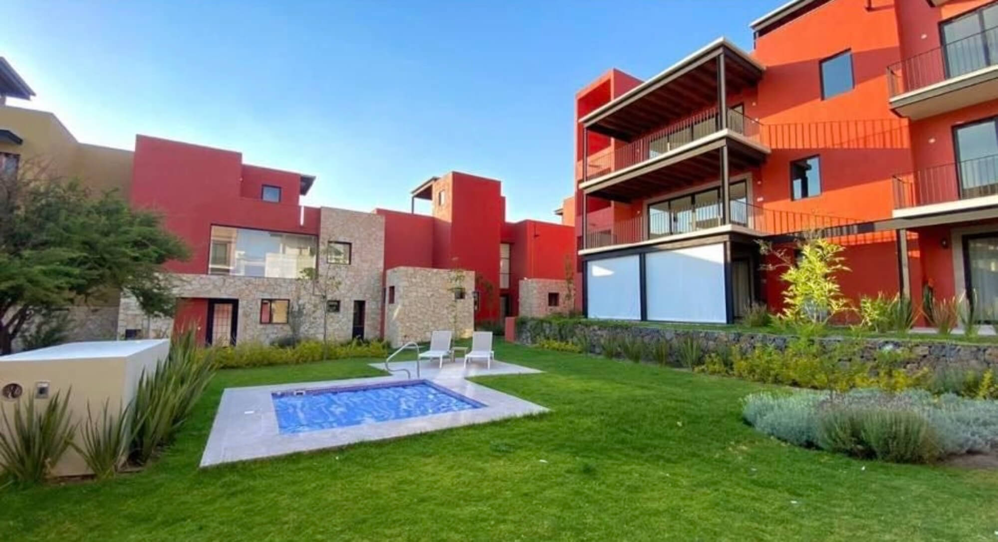 Apartment with garden, private jacuzzi and Terrace, for sale, La Lejona, San Miguel de Allende