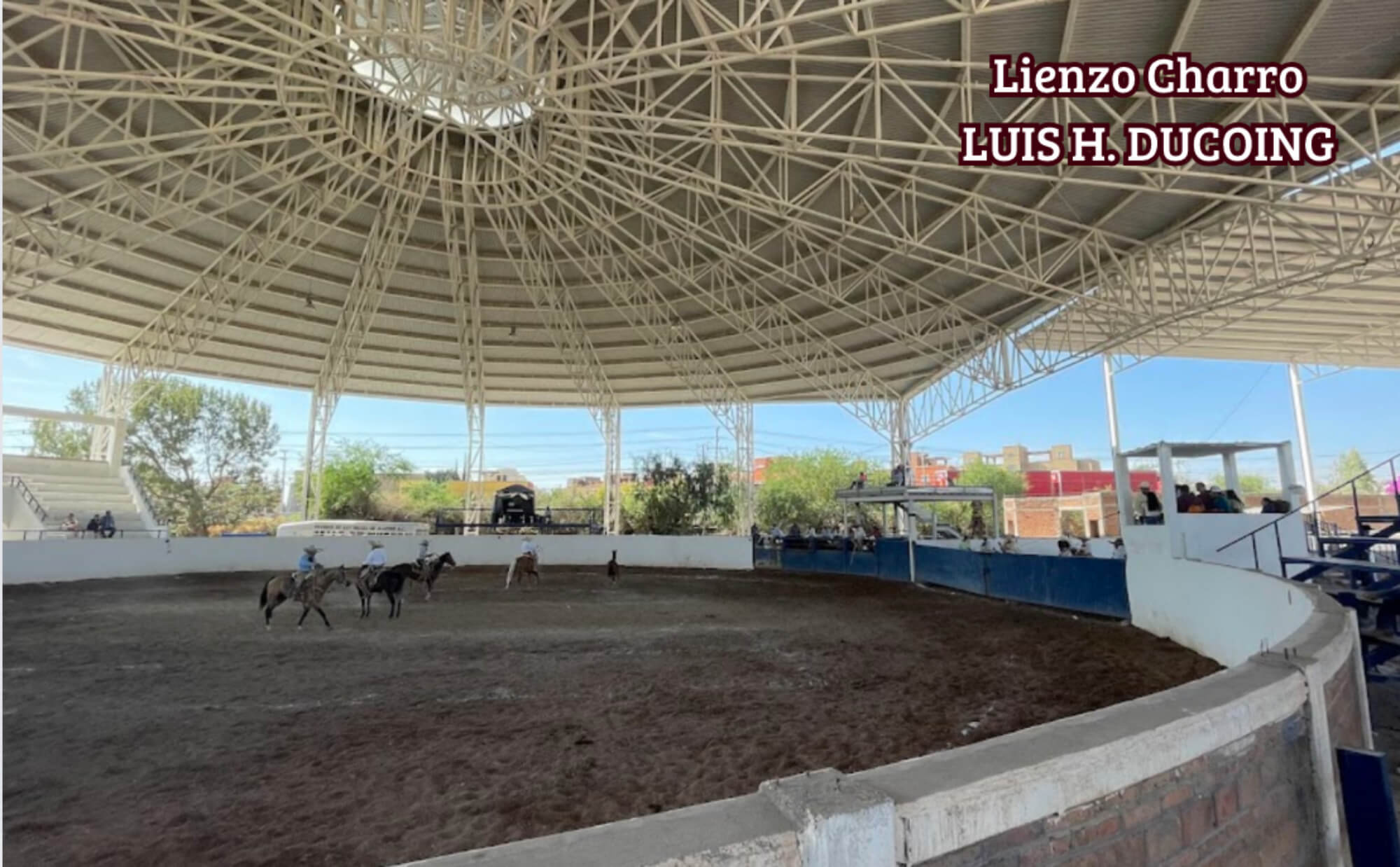 Apartment with garden, and private jacuzzi, for sale, La Lejona, San Miguel de Allende