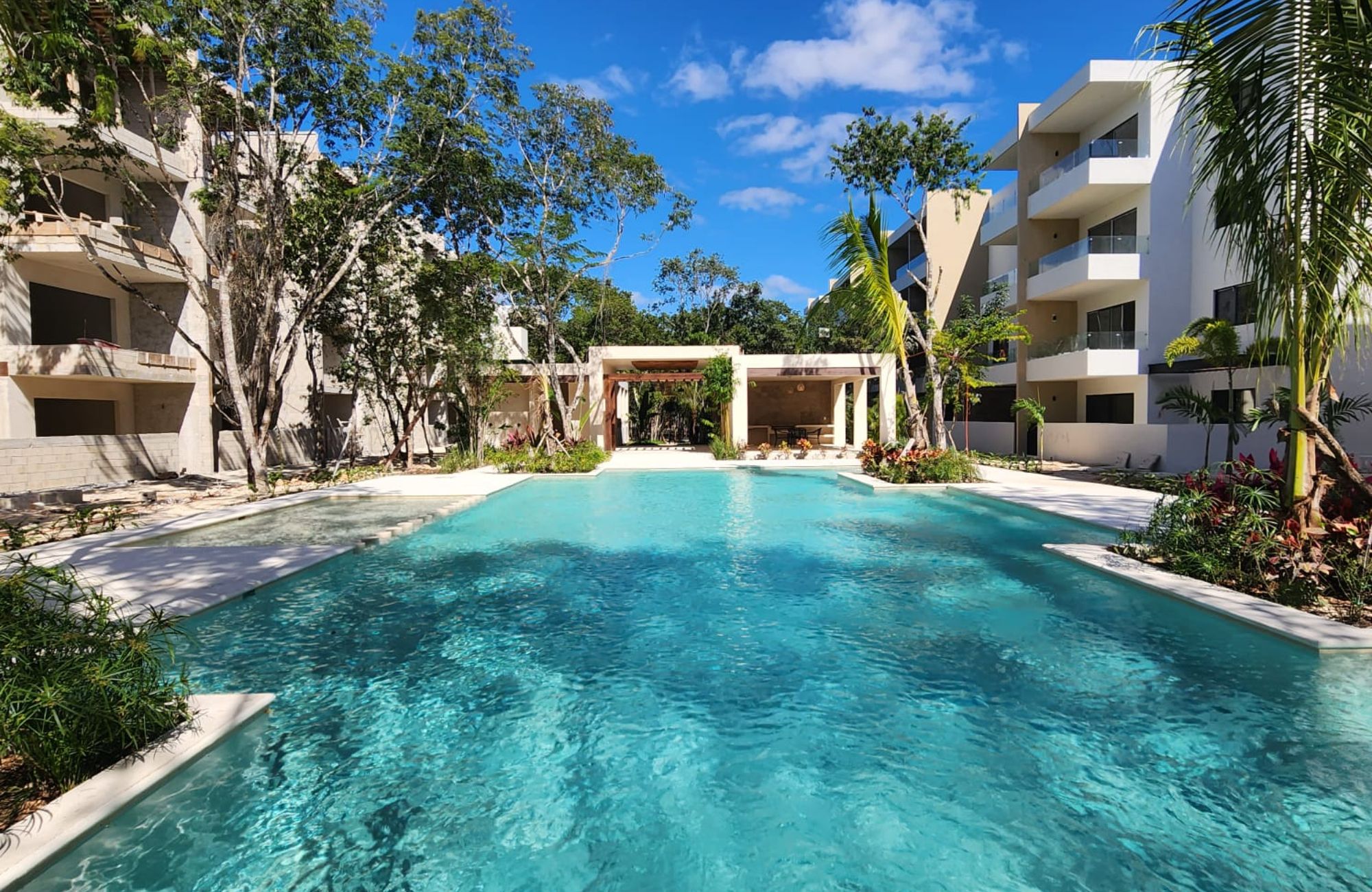 Luxury Apartment with Pool and Paddle Court for Sale in Colosio, Playa del Carmen