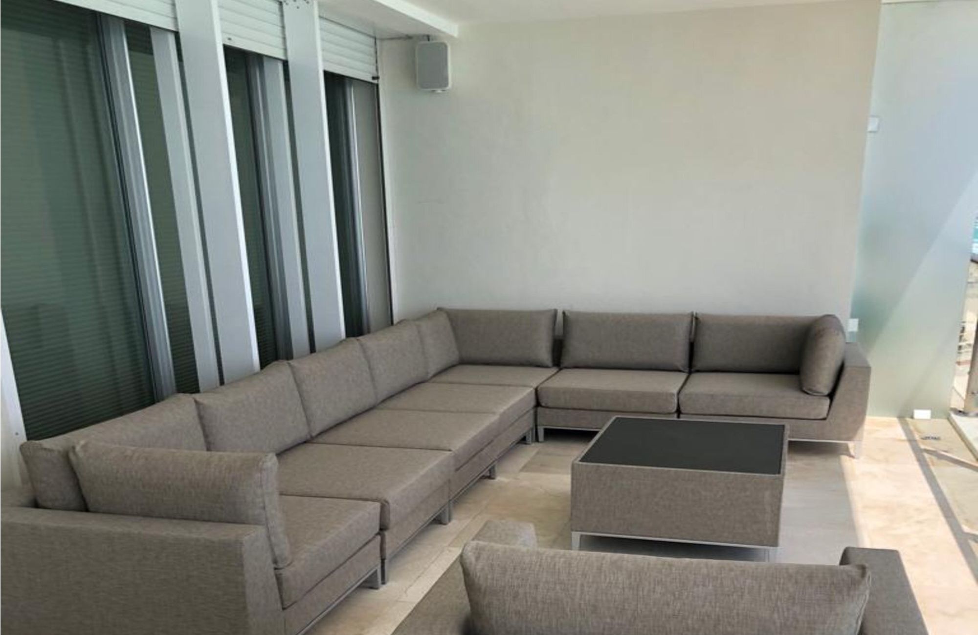 Penthouse de lujo con vista al mar y la marina, con amenidades: alberca infinity, spa, gimnasio, area lounge, salon de eventos, lobby