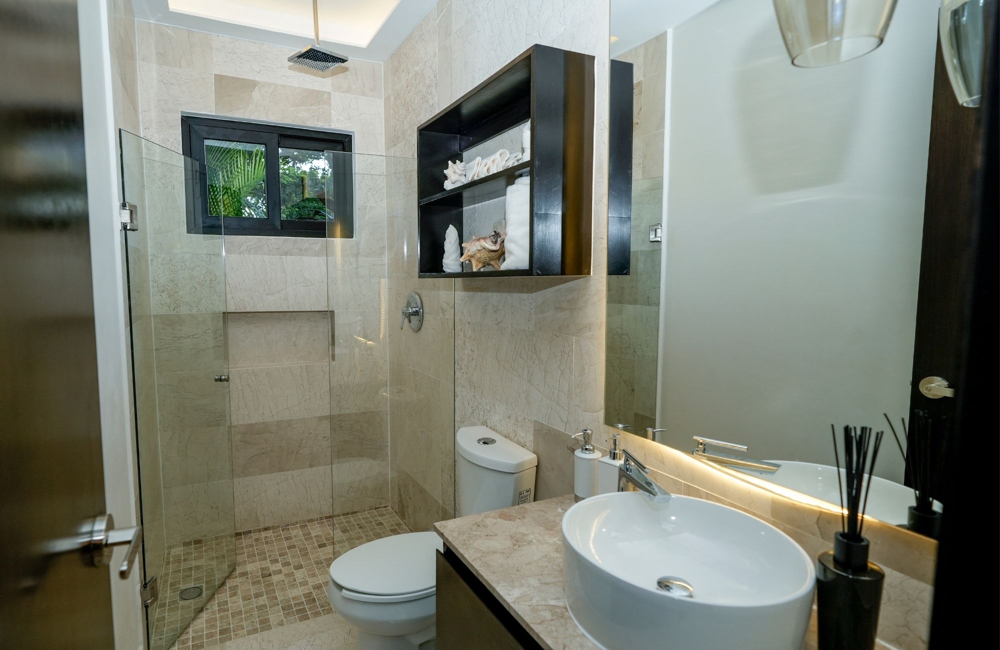 Departamento, rooftop bar con alberca, ethnic mall, instagram butler y mas amenidades en Aldea Zama, venta Tulum.