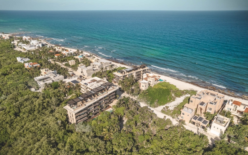 Apartment with private pool, beach access, beach club, for sale, Tankah, Tulum.
