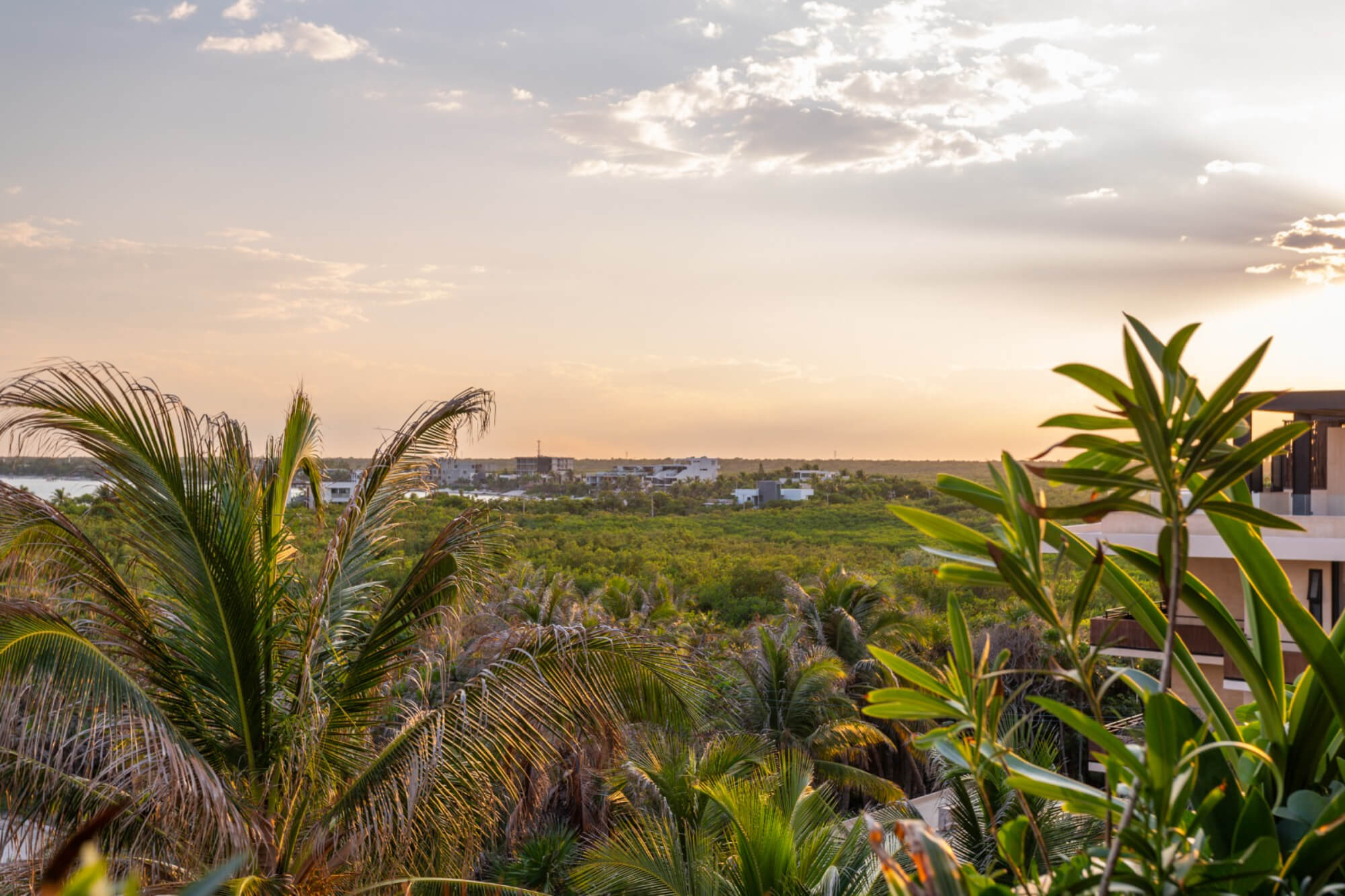Departamento frente al mar con jacuzzi privado, alberca, pool bar, venta Tulum