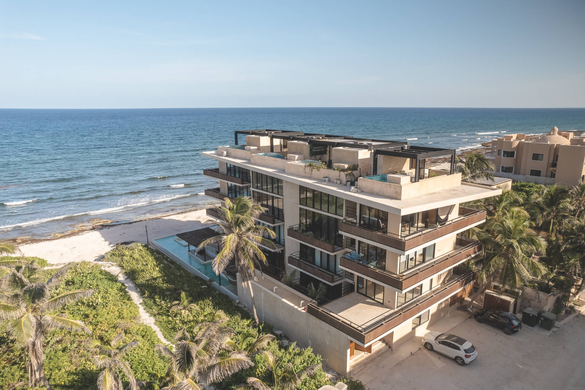 Departamento frente al mar con jacuzzi privado, alberca, pool bar, venta Tulum